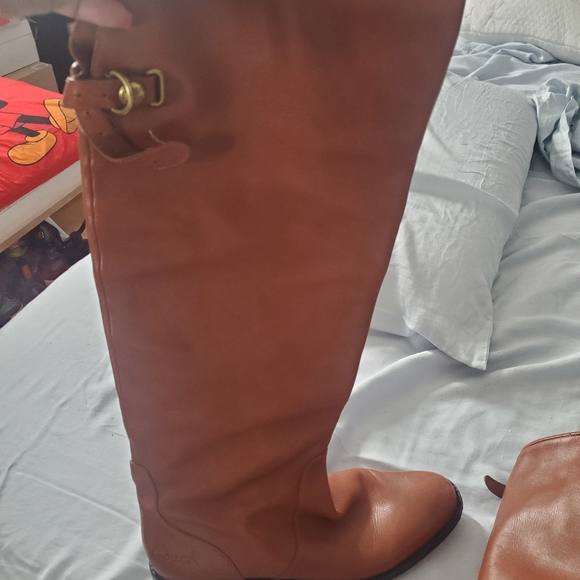 Boots - Picture 2 of 6